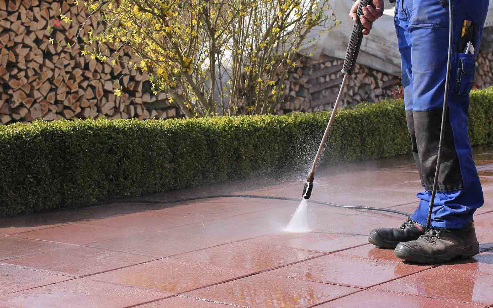 Pressure washing pavers